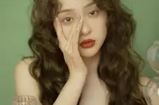 鹿晗出轨事件升级疑似女小三曝更多猛料难怪关晓彤哭肿双眼